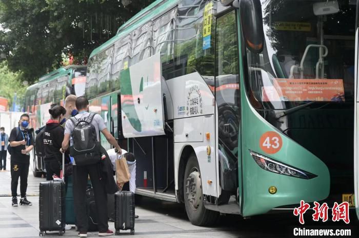两千五百万的价格，让不少人有了放弃的念头。